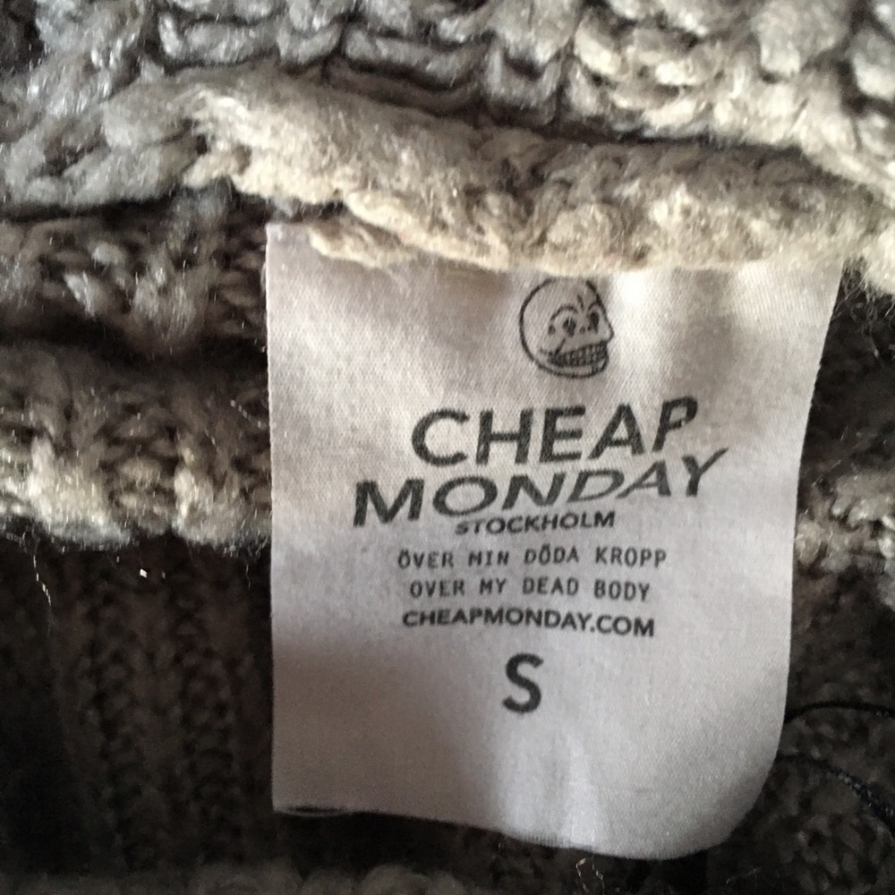 Cheap Monday Crop Gray Haze Knit Long Sleeve Sweater S 1231 - Picture 2 of 6